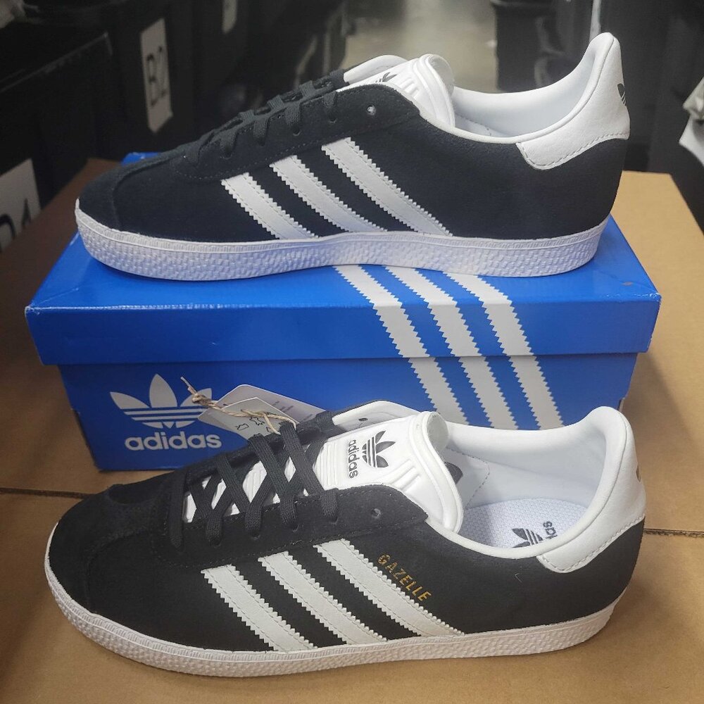 NWT Adidas Unisex Originals Kids Gazelle Black/White/Gold-SZ 4 Big Kid - Picture 1 of 7